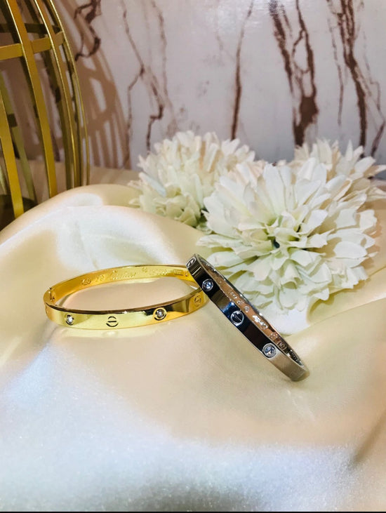 Timeless Touch HandCuff
